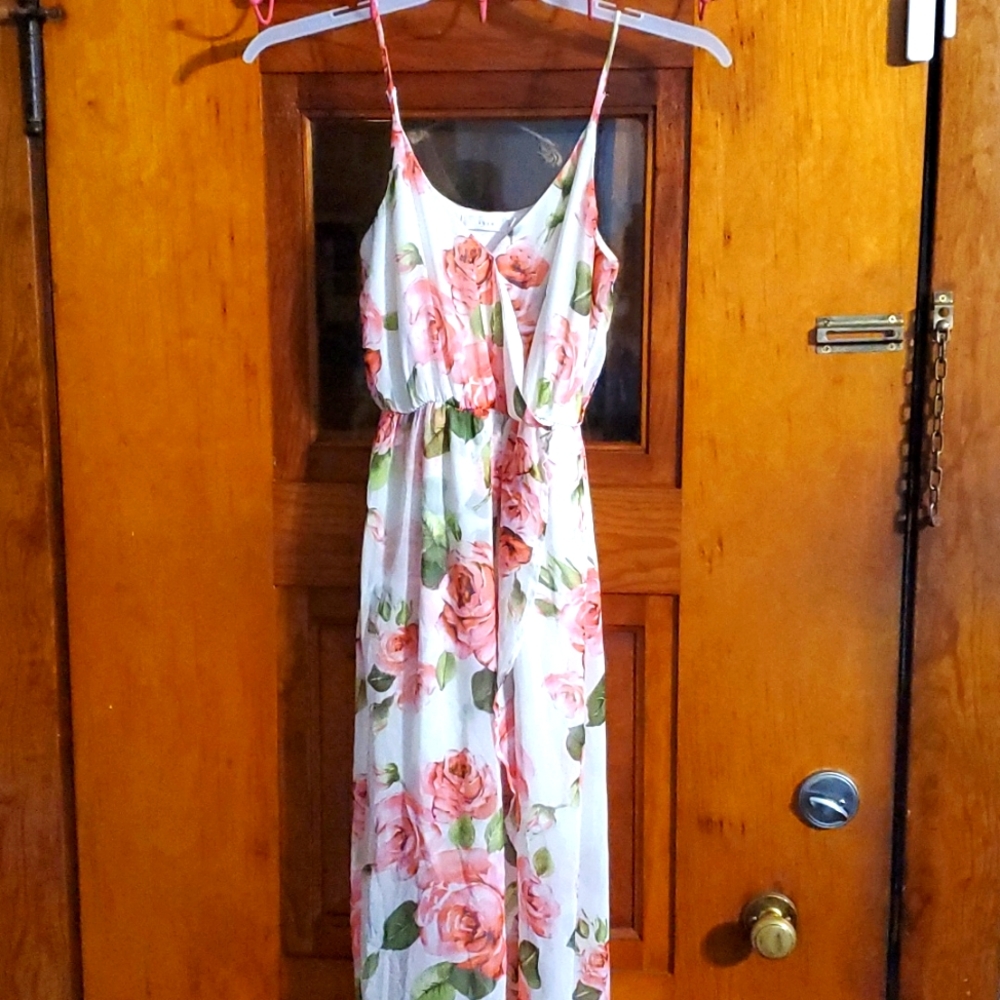 Extra Small Lush brand Spaghetti strap summer dress.